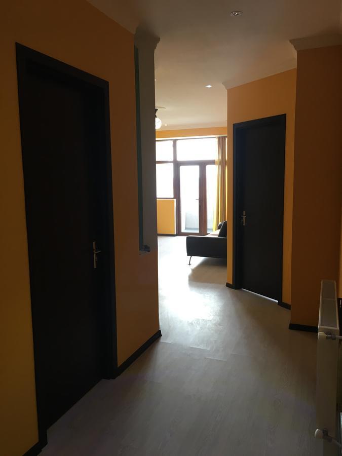 Homestay Apartment On Angisa Street Batumi Esterno foto